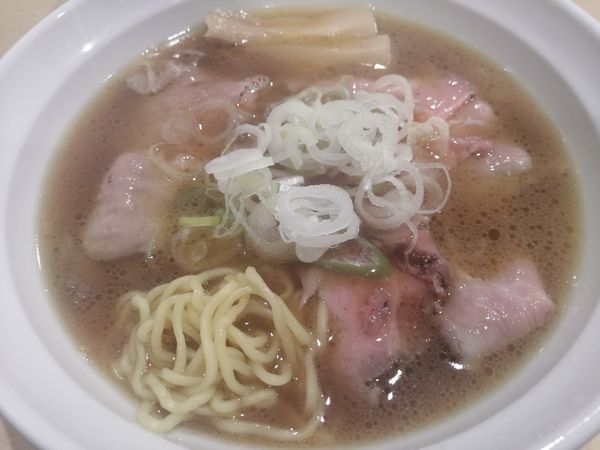 「レアチャーシュー麺（期間限定で¥780→¥680）」@肉そば 鶏中華 最上川の写真