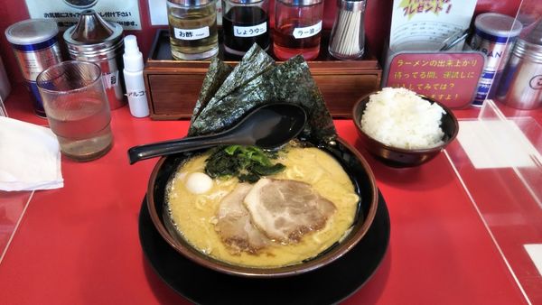 「醤油ラーメン 脂多味濃」@横浜家系ラーメン 所沢大和家の写真