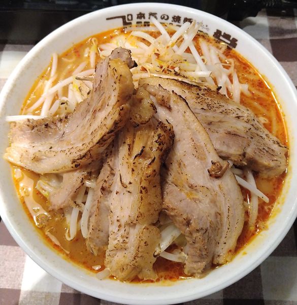 「大人の炙り焼豚そば」@本気の焼豚 プルプル食堂の写真