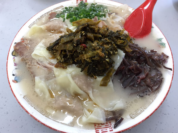 「チャーシューワンタンメン＋高菜」@九州ラーメン 友理 本店の写真