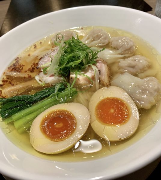 「塩わんたん麵1200円＋クンタマ＋🍺」@らーめん 鉢ノ葦葉の写真