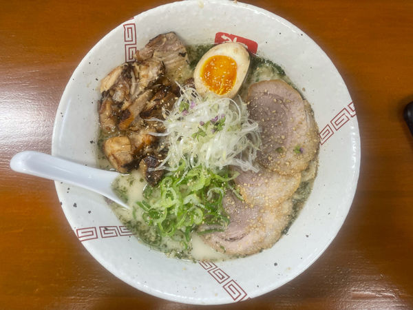 「塩ちゃーしゅー麺」@らーめん 弥七の写真