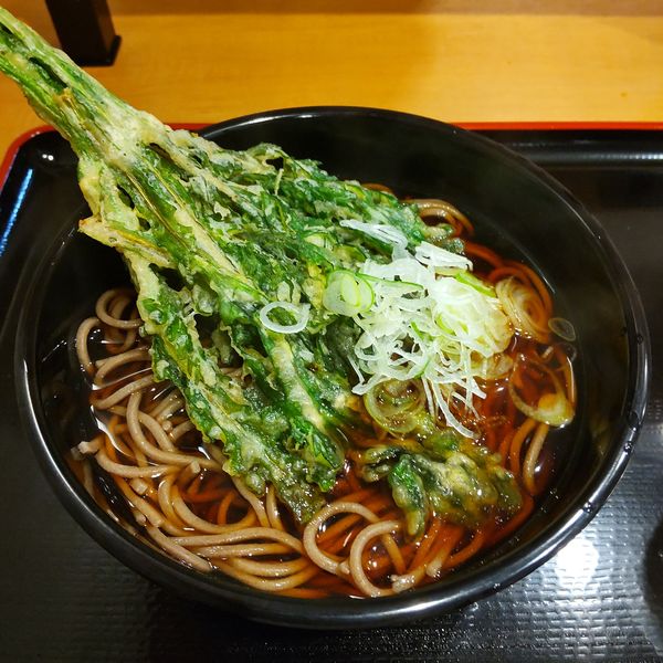 「春菊天（￥390）」@よもだそば 新宿西口2号店の写真