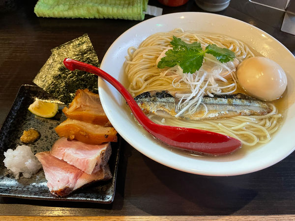 「10/27限定　秋刀魚香るしおらーめん　特製中盛り&キノコたっぷ」@麺処 夏海の写真