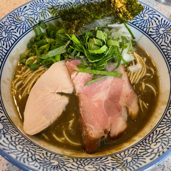 「濃厚煮干ラーメン」@破壊的イノベーションの写真
