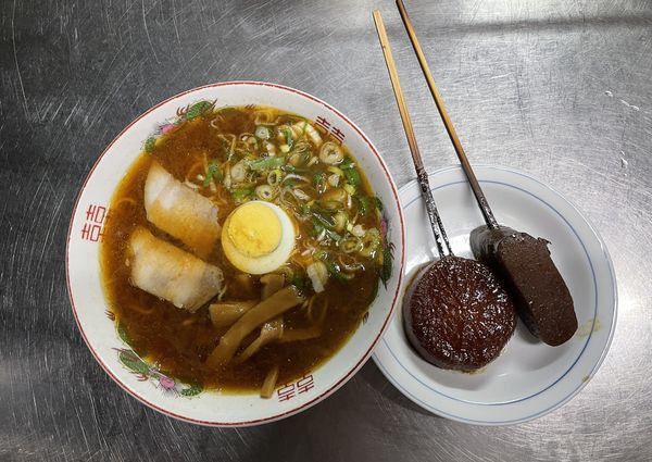 「味噌ラーメン800円+おでん150円x2」@屋台ラーメン 赤ちょうちんの写真