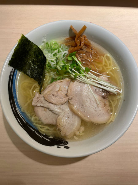 「中華そば並(600円)」@鮨とラーメン うおがしや 本店の写真