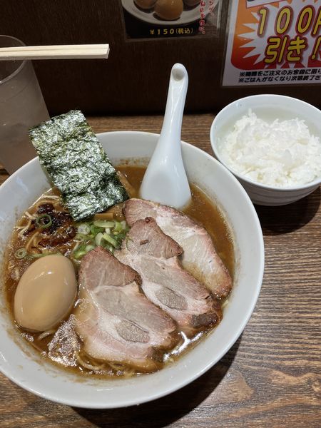 「特製うめやそば、半ごはん」@中華そば うめやの写真