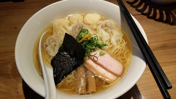 「白旨特製ワンタン麺」@中華soba いそべの写真