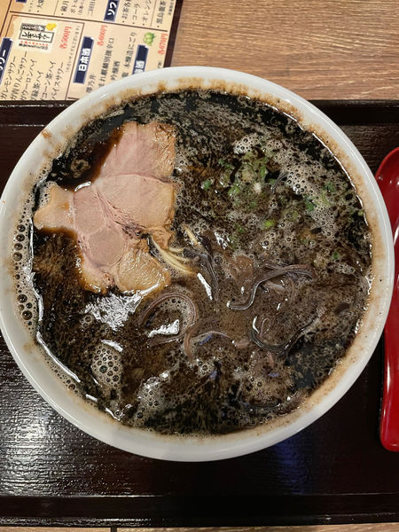 「黒マー油メン(790円)」@九州とんこつラーメンのげら～ 弘明寺店の写真