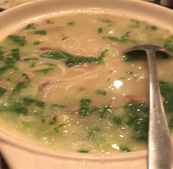 「鶏煮込みそば」@香妃園の写真