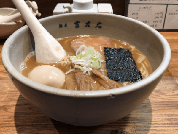 「らーめん」@麺屋吉左右の写真