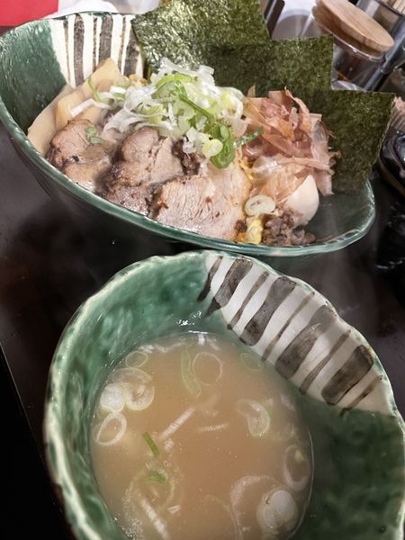 「全部入り油そば」@麺や 璃宮の写真