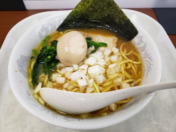 「醤油豚骨味玉ラーメン」@濃厚とんこつ横浜家系ラーメン 九ツ家 高坂サービスエリア店の写真