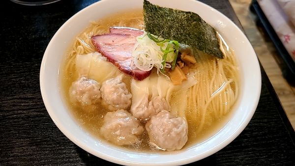 「ワンタンそば塩」@支那ソバ 小むろの写真