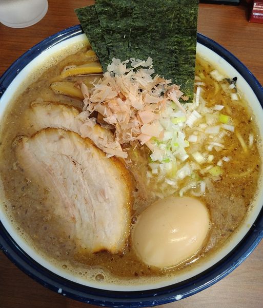 「特製中華そば（大盛り）」@つけめん 玉 本店の写真