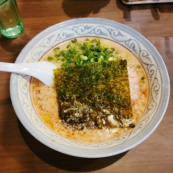 「らーめん（カタメ）」@らーめん にんにくや 小平店の写真