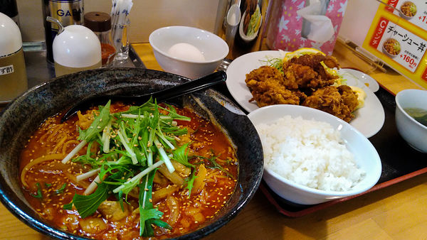 「悪魔の鞭+唐揚げ定食+生卵」@優勝軒 狭山店の写真