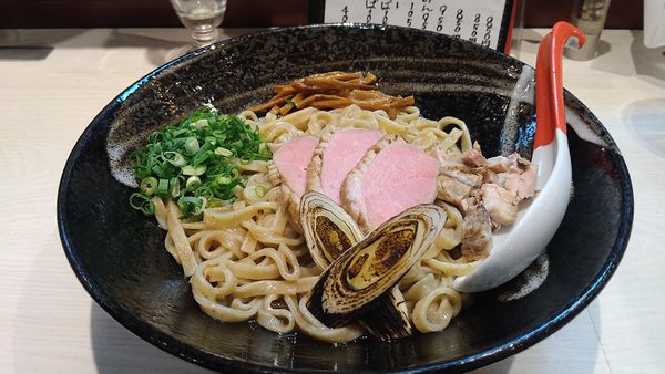 「鴨油とエシレバターの油そば¥1050+生1杯、ポン酒3杯」@柳麺 呉田-goden-の写真