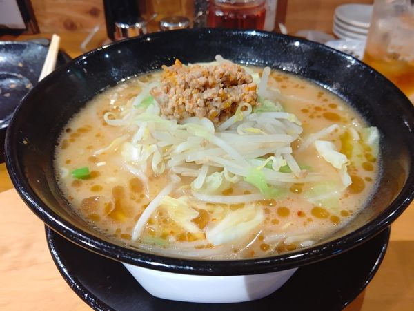 「味噌ラーメン(並盛・180g)858円」@オリオン餃子 高崎駅前店の写真