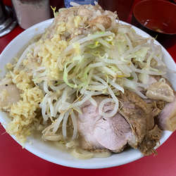 小ぶた 生卵(ヤサイ・アブラ・ショウガ)