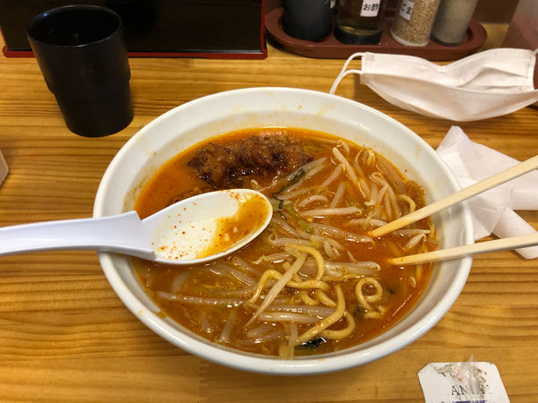 「ラーメン」@旨辛ラーメン 表裏 市ヶ谷本店の写真