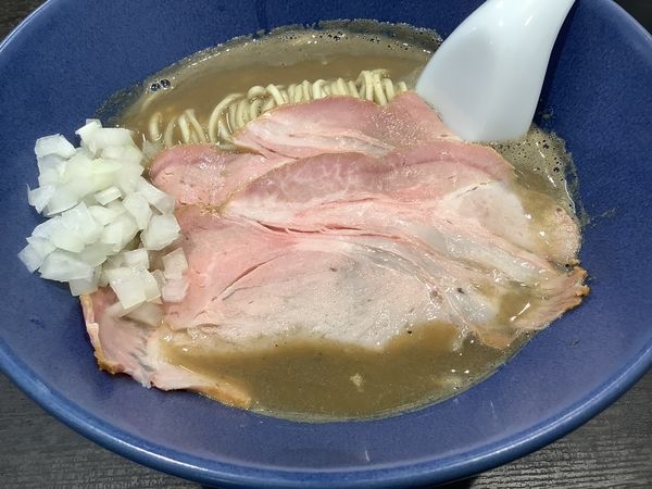 「煮干豚骨850円＋浅蜊の和え玉ハーフ350円」@カニトン 東神奈川店の写真