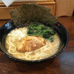 醤油豚骨ラーメン 脂多味濃