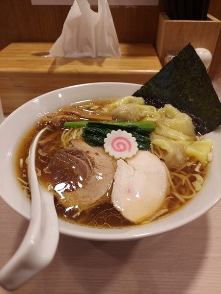 「ワンタン中華ソバ」@中華ソバ ちゃるめの写真