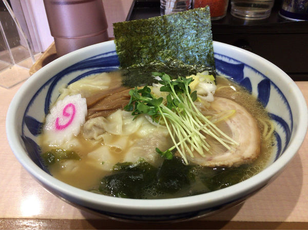 「ワンタンメン」@らーめんつけめん たつみの写真