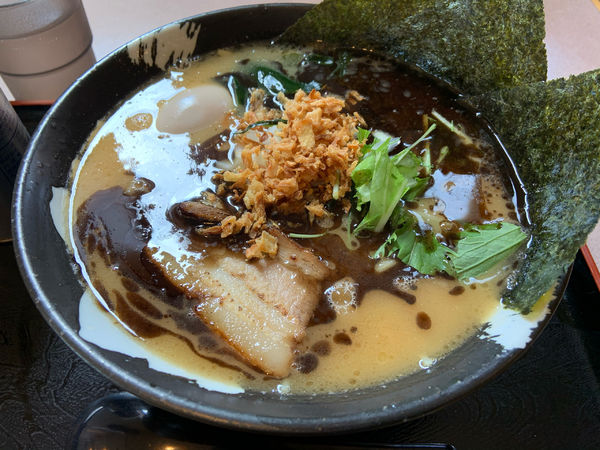 「特製黒こってりラーメン」@朝日屋の写真