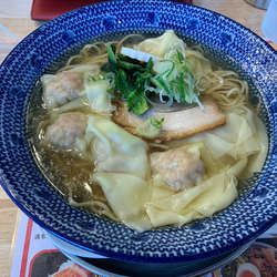 肉だし肉雲呑麺