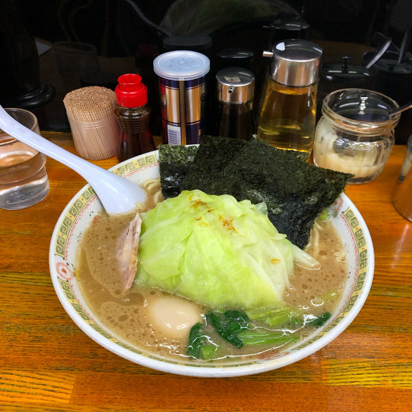 「キャベ玉ラーメン、中盛り」@横浜ラーメン厨房 うえむらやの写真