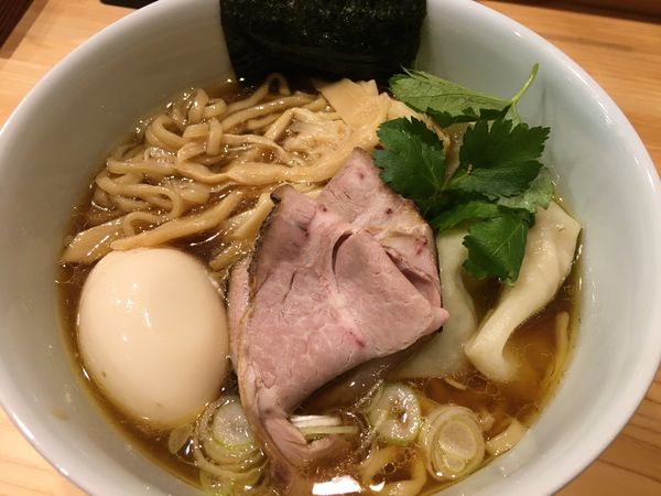 「特製中華そば（並）」@自家製麺 ロビンソンの写真