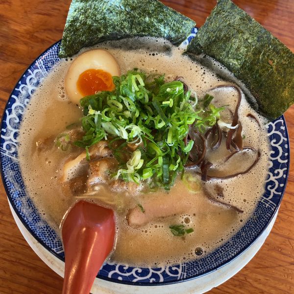 「博多とんこつ全部のせ790円+替玉120」@博多ラーメン鶴亀堂 鶴ヶ島店の写真