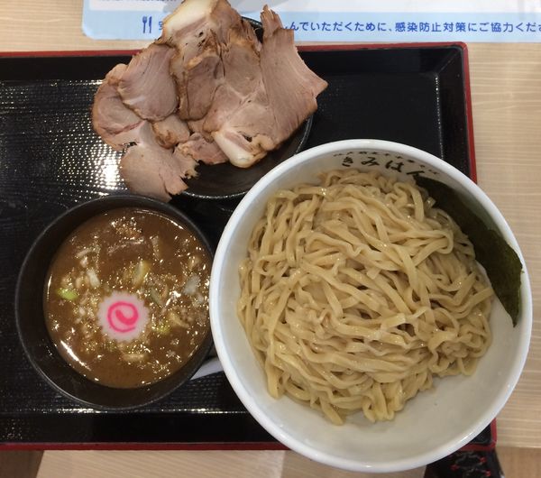 「梅香る煮干つけめん＋チャーシュー」@江戸前煮干中華そば きみはん ららぽーと豊洲マリーナキッチン店の写真