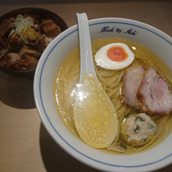 「白醤油らーめん稲庭風900円、肉盛チャーシュー丼300円」@中華蕎麦 あお木 secondの写真