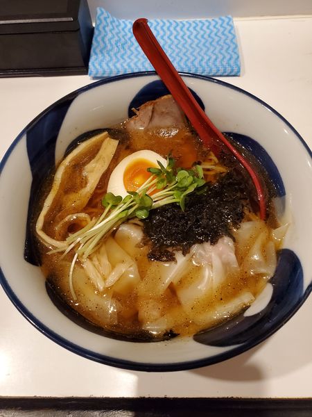 「しょうゆわんたん」@にぼしらぁめん りんかぁんの写真