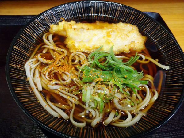「とり天そば（520円）」@蕎麦冷麦  嵯峨谷 渋谷店の写真