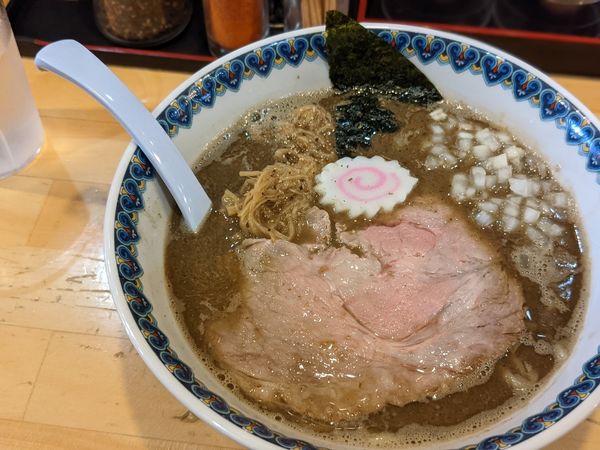 「濃厚煮干しラーメン」@らーめんセンター トミオの写真