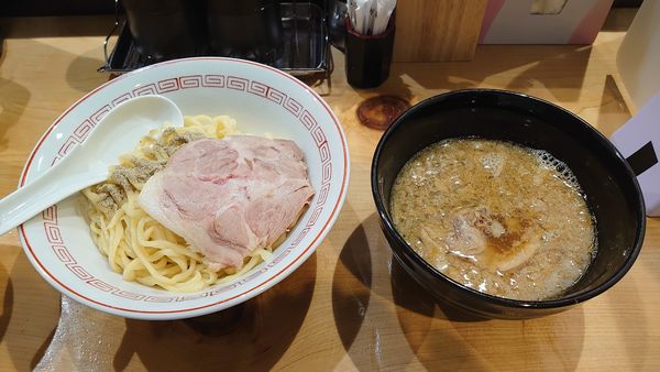 「つけ麺 850円 + 背脂にんにくチャーシューご飯 250円」@背脂煮干し中華そば 和市 新橋本店の写真