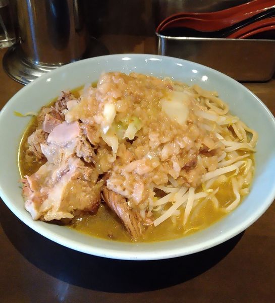 「中ラーメン 850円」@立川マシマシ 9号店の写真