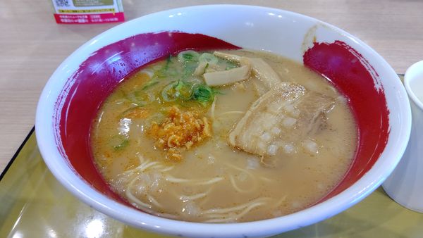 「豚骨味噌らーめん白８３０円」@信州味噌ラーメン なかせんどう 恵那峡SAの写真