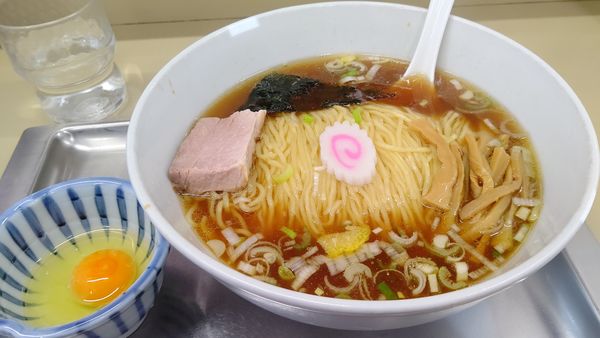 「中華そば並(1.５玉)750円＋たまご(生）50円」@中華そば 大咲の写真