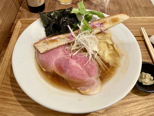 「キリン一番汁り小瓶 →［限定］秋刀魚と甘海老のビスクラーメン」@清湯豚骨白醤油拉麺 LABO麺の写真