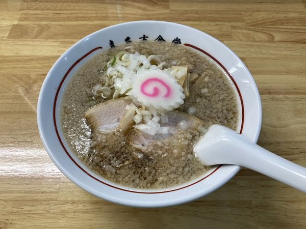 「背脂玉葱入り醤油ラーメン（750円）」@喜多方食堂 磯崎の写真