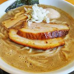 濃厚ラーメン（大盛＋特製トッピング）