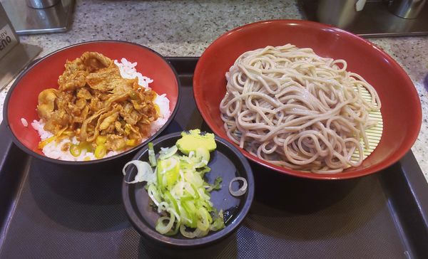 「もりそば（ミニ旨辛豚丼セット）」@名代 富士そば 昭和通り店の写真