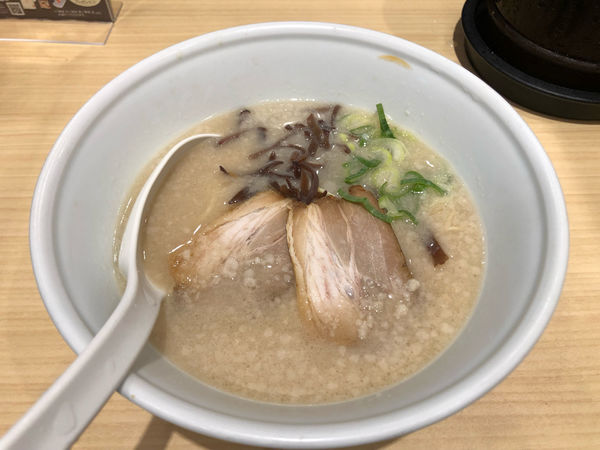 「豚骨白」@TOKYO豚骨BASE MADE by 一風堂 赤羽店の写真