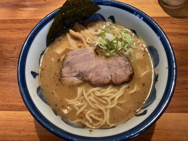 「らーめん 800円」@めん徳二代目つじ田 新橋店の写真